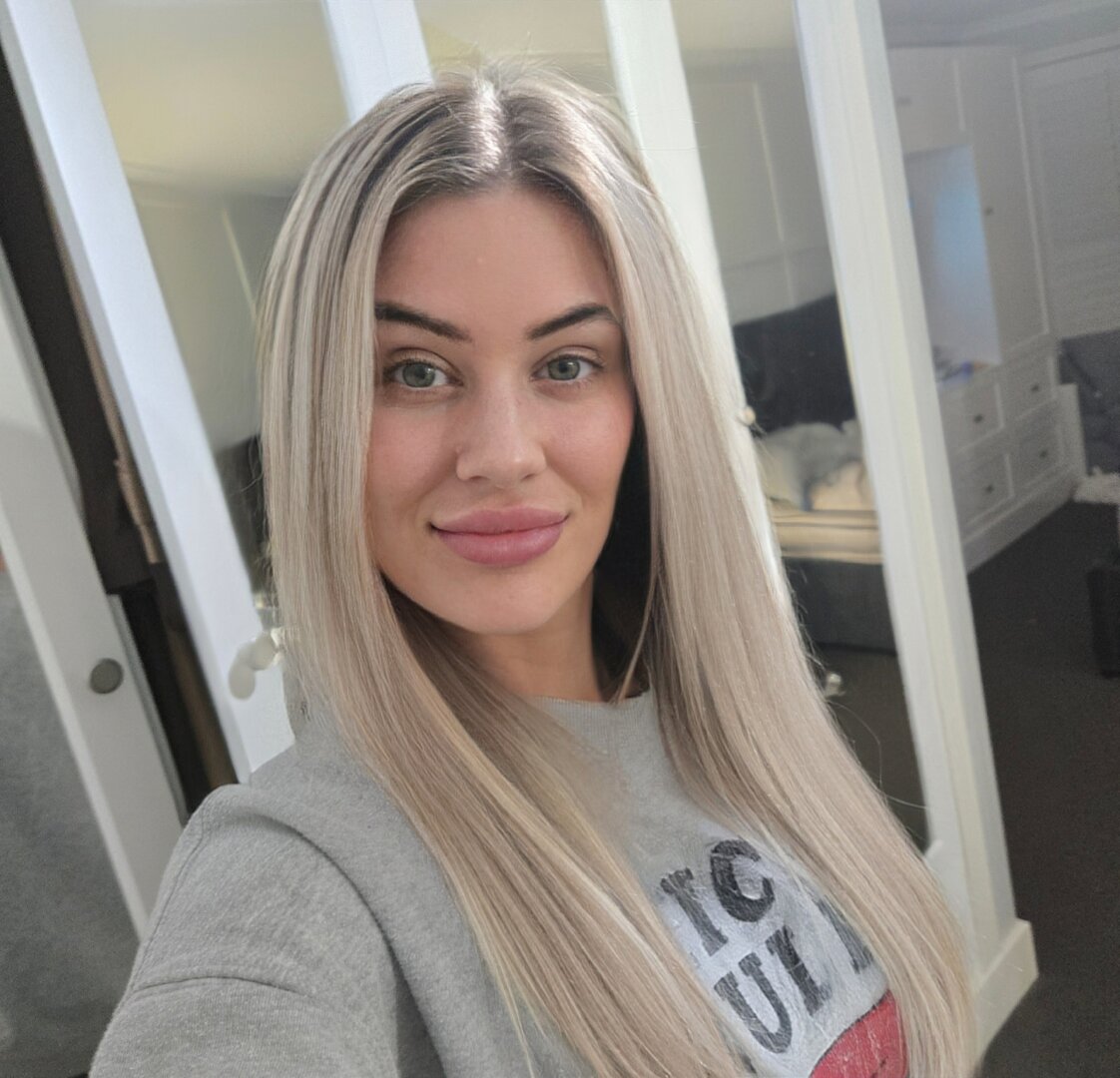 Customer wearing Muse extensions