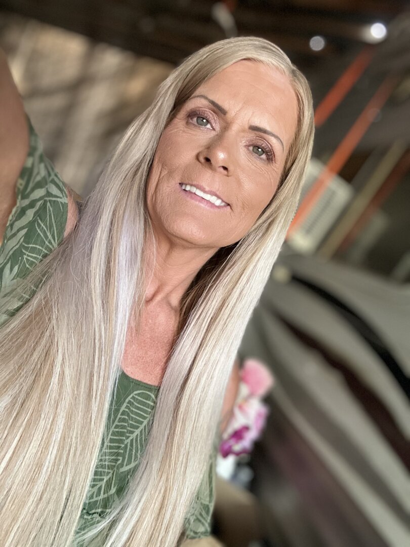 Customer wearing Muse extensions