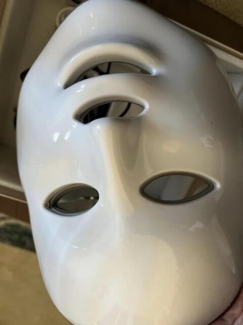 WIRELESS LED THERAPY FACE MASK
