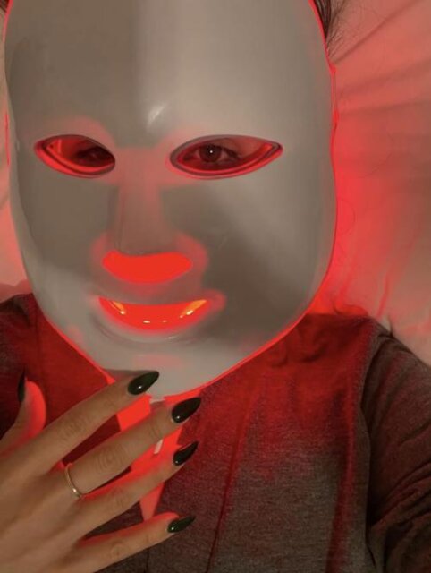 WIRELESS LED THERAPY FACE MASK