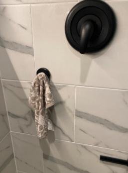 Luxora Instant Grip Suction Hooks for Easy Storage