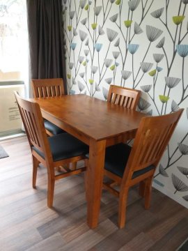Hamilton 5 Piece Pine Dining Suite with 1.2m Long Table review